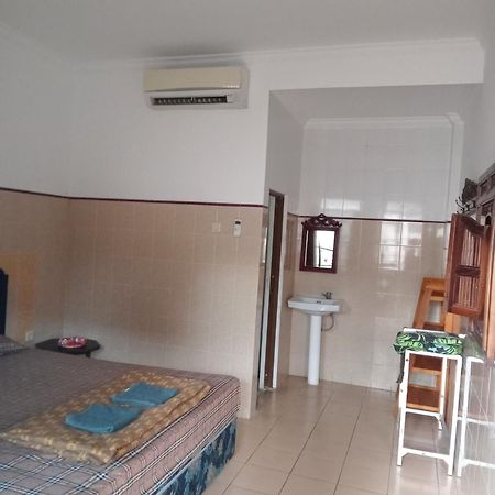 Cempaka 2 Homestay Legian  Ngoại thất bức ảnh